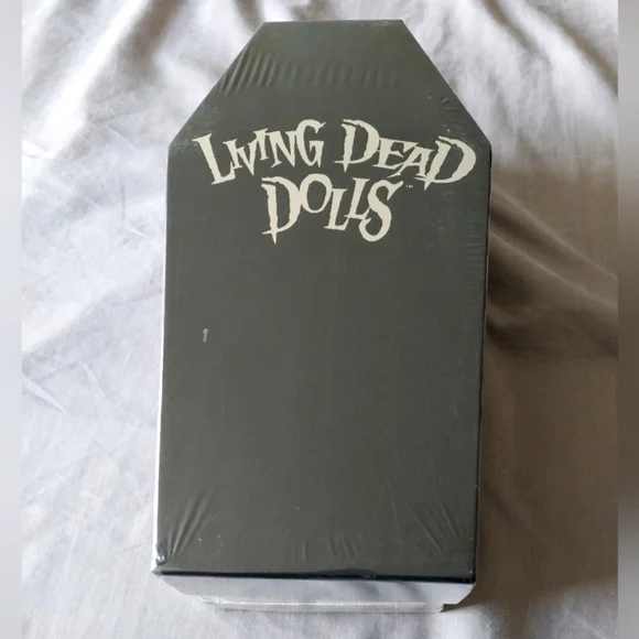 Mezco Toyz Vintage Living Dead Dolls Agana series 19 vampire doll NIB